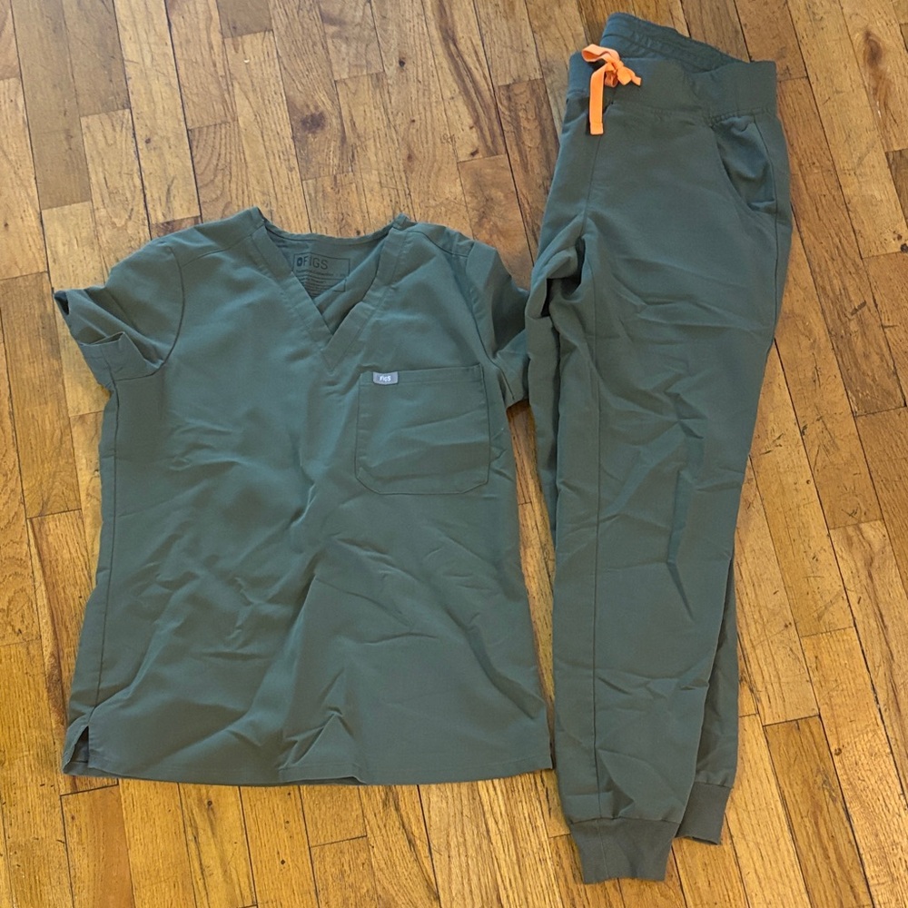 Figs technical collection scrub set- olive